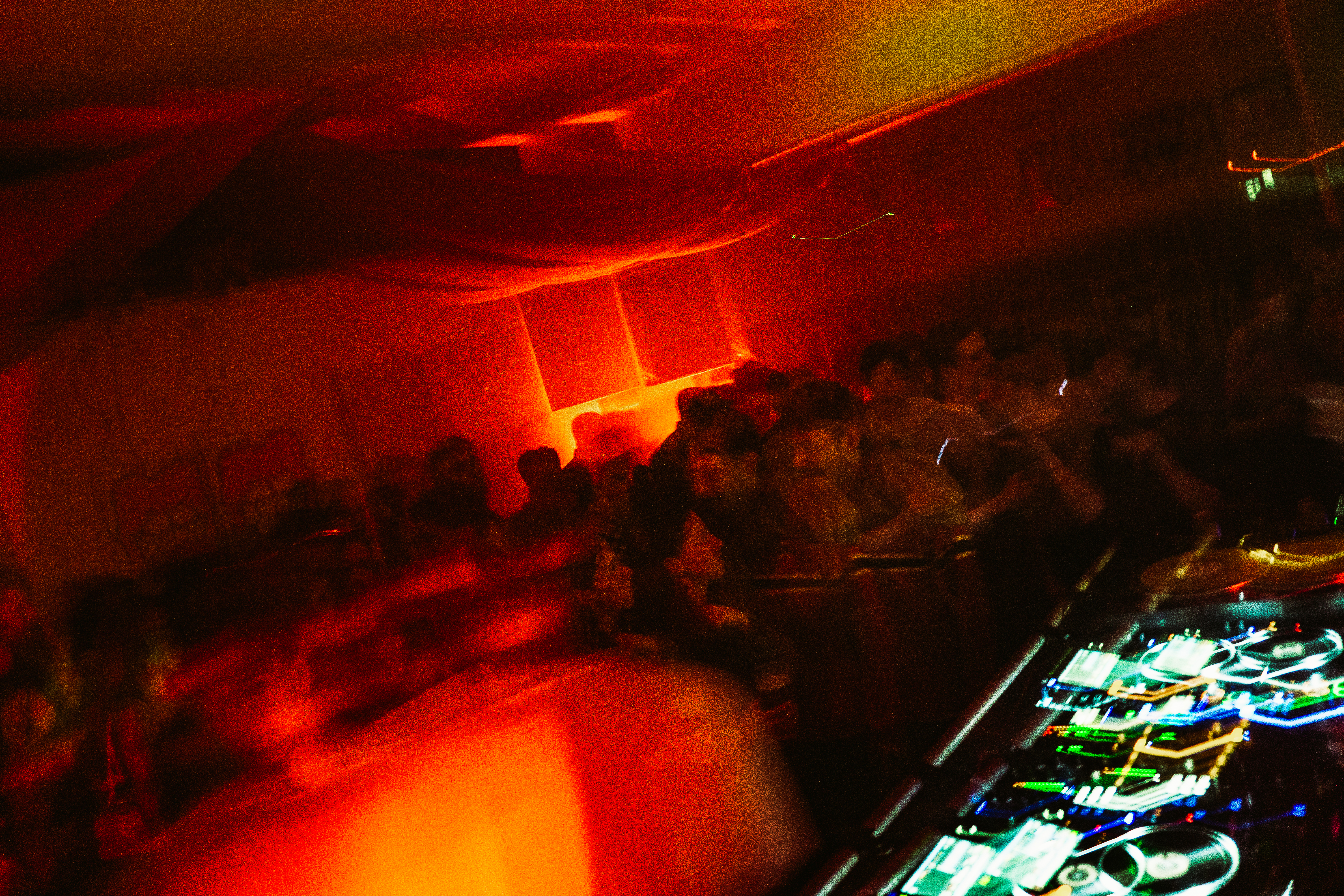 Crowd at Movers